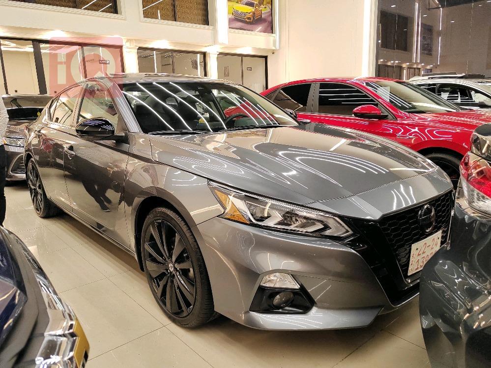 نيسان ألتيما